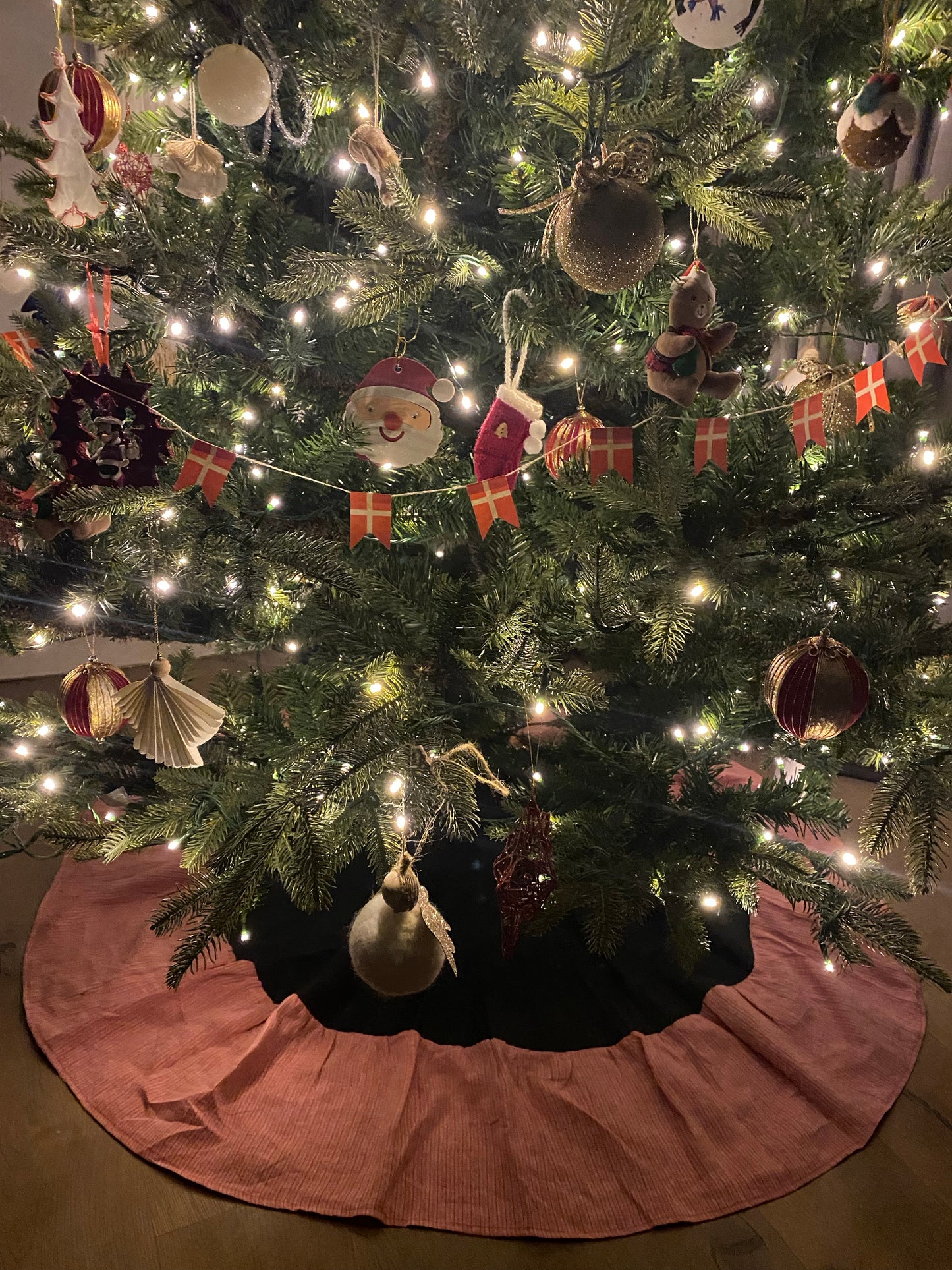 Irish Linen Ruffle Tree Skirt